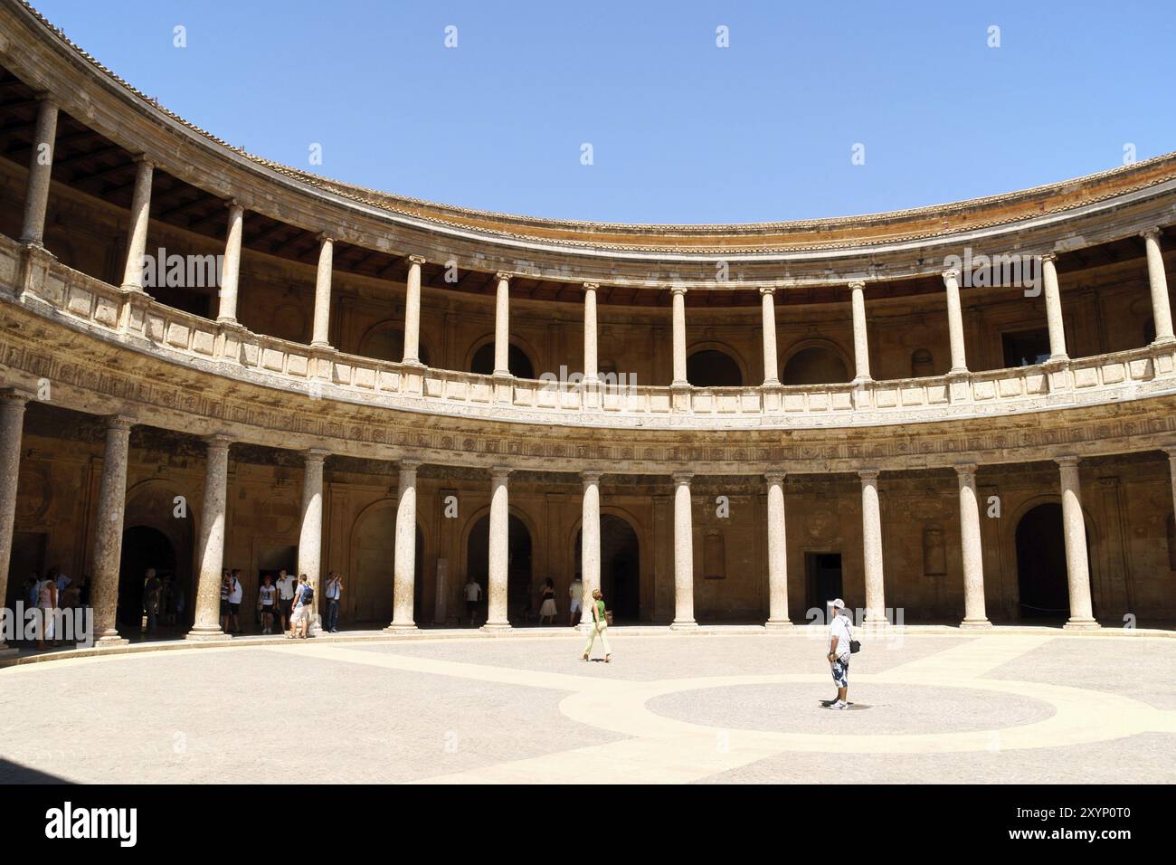 Granada, Spagna, 14 agosto 2011: Palazzo di Carlo V nell'Alhambra di Granada, Spagna. Carlo V, re di Spagna e imperatore del Sacro Romano Impero Foto Stock