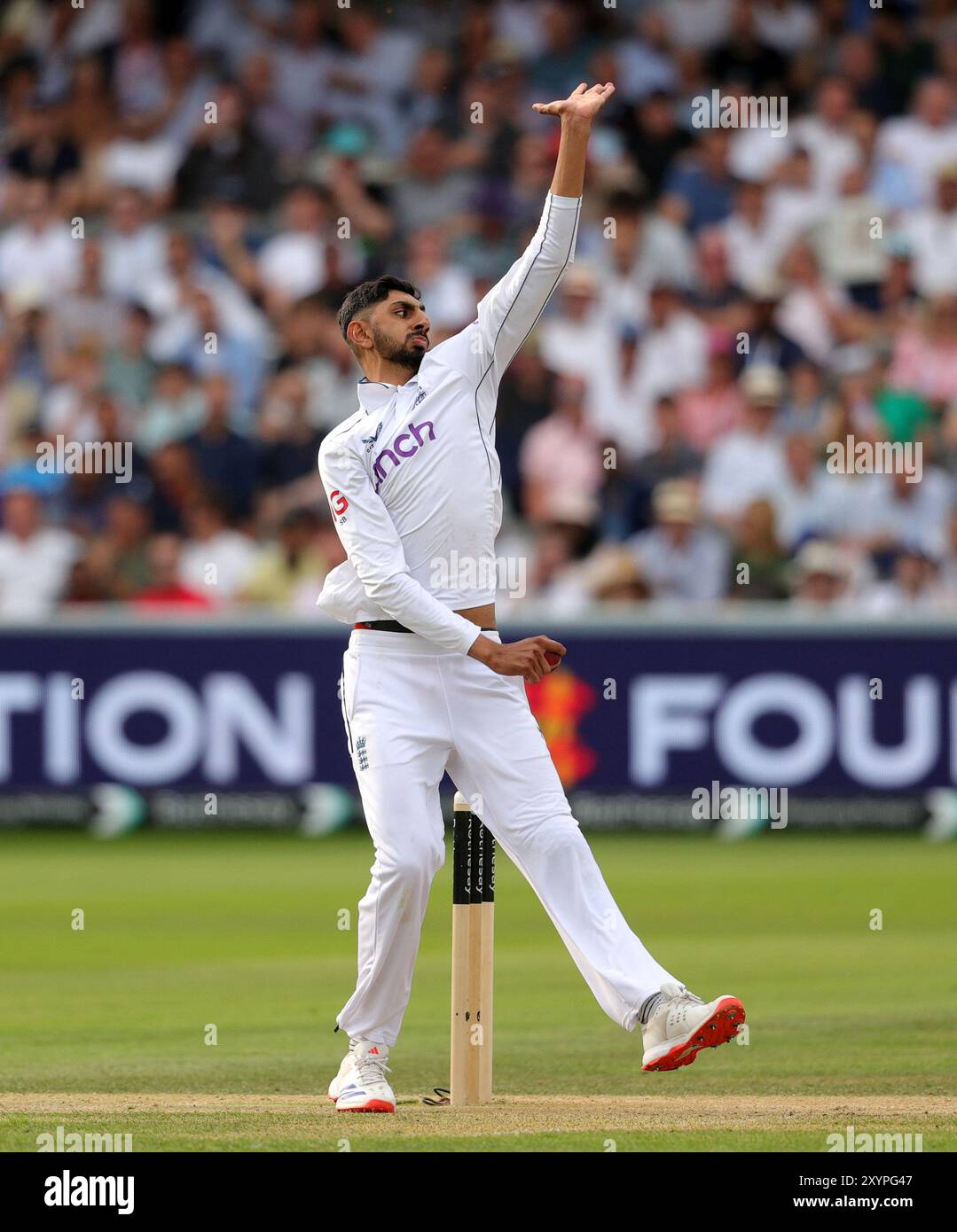 Londra, Inghilterra. 30 agosto 2024. L'inglese Shoaib Bashir durante il secondo test maschile di Rothesay, giorno 2, tra Inghilterra e Sri Lanka al Lord's Cricket Ground. Crediti: Ben Whitley/Alamy Live News Foto Stock