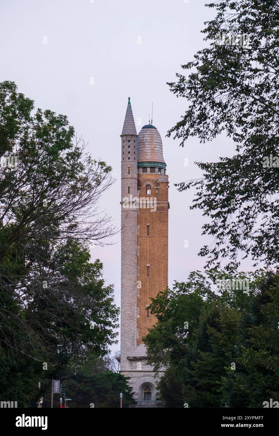 La storica Compton Hill Water Tower di St. Louis, Missouri, Stati Uniti. La torre fu costruita nel 1898. Foto Stock