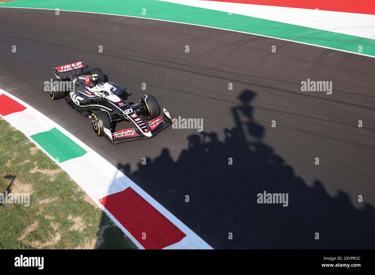 Monza, Italien. 30 agosto 2024. 27Nico Huelkenberg (MoneyGram Haas F1 Team, #27), ITA, Formel 1 Weltmeisterschaft, Gran Premio d'Italia, Freies Training 2, 30.08.2024 foto: Eibner-Pressefoto/Annika Graf Credit: dpa/Alamy Live News Foto Stock