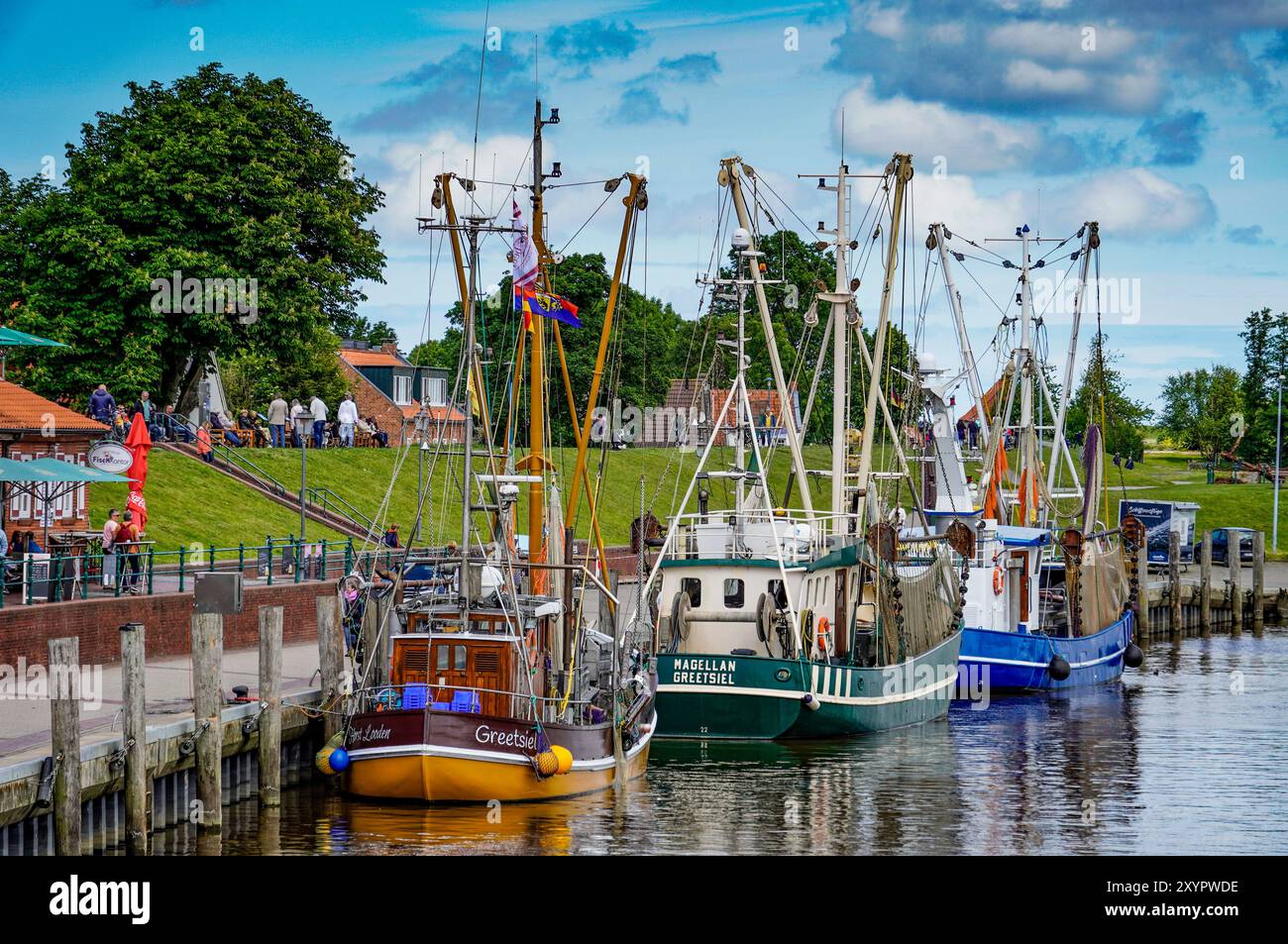 Germania, Greetsiel. Porto di Greetsiel. Famosa destinazione di vacanza sulla costa tedesca della Frisona orientale del Mare del Nord. 23 settembre 2022 Foto Stock