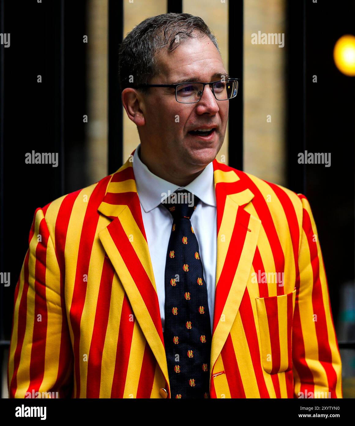 Un membro della MCC fa la fila prima del terzo giorno del secondo Rothesay Men's test Match al Lord's di Londra. Data foto: Sabato 31 agosto 2024. Foto Stock