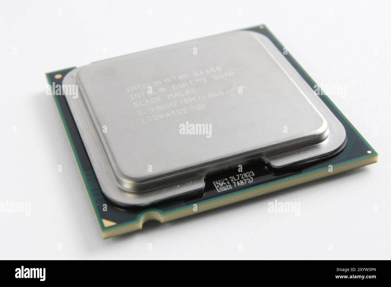 Processore Intel Core 2 Quad Q6600 processore Quad Core isolato su bianco Foto Stock