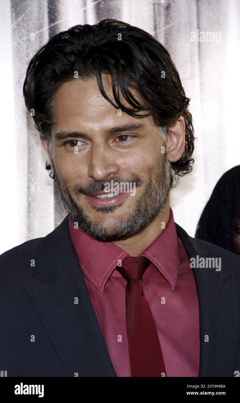 HOLLYWOOD, CALIFORNIA, 21 GIUGNO 2011: Joe Manganiello alla premiere della quarta stagione della HBO di "True Blood" tenutasi presso l'ArcLight Cinemas di Hollywood, USA, il 21 giugno Foto Stock