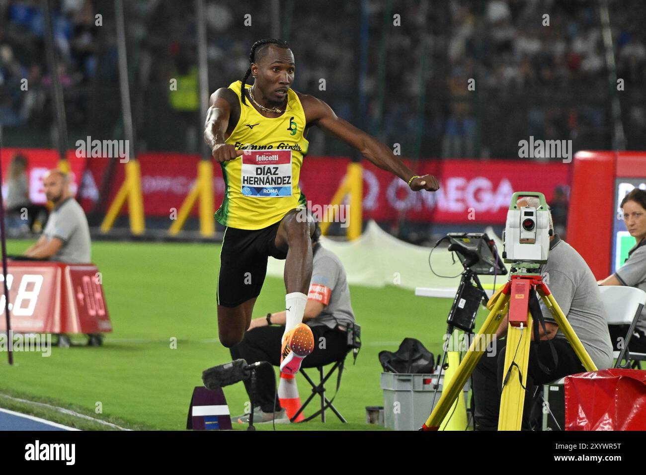 Stadio Olimpico, Roma, Italia. 30 agosto 2024. 2024 Rome Golden Gala Diamond League Athletics; DIAZ HERN&#xc1;NDEZ, Andy Triple Jump Men Credit: Action Plus Sports/Alamy Live News Foto Stock