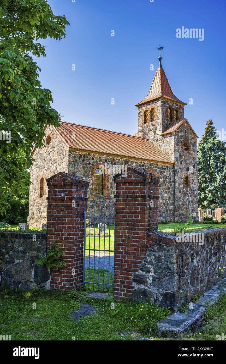Schoenefeld Village Church, Niedergoersdorf, Teltow-Flaeming, Brandeburgo, Germania, Europa Foto Stock