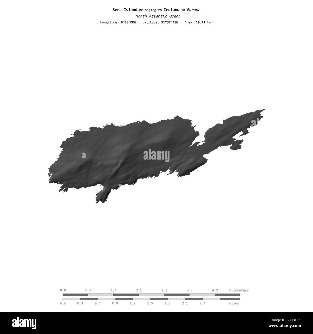 Isola di bere nell'Oceano Atlantico settentrionale, appartenente all'Irlanda, isolata su una mappa di elevazione a due livelli, con scala di distanza Foto Stock