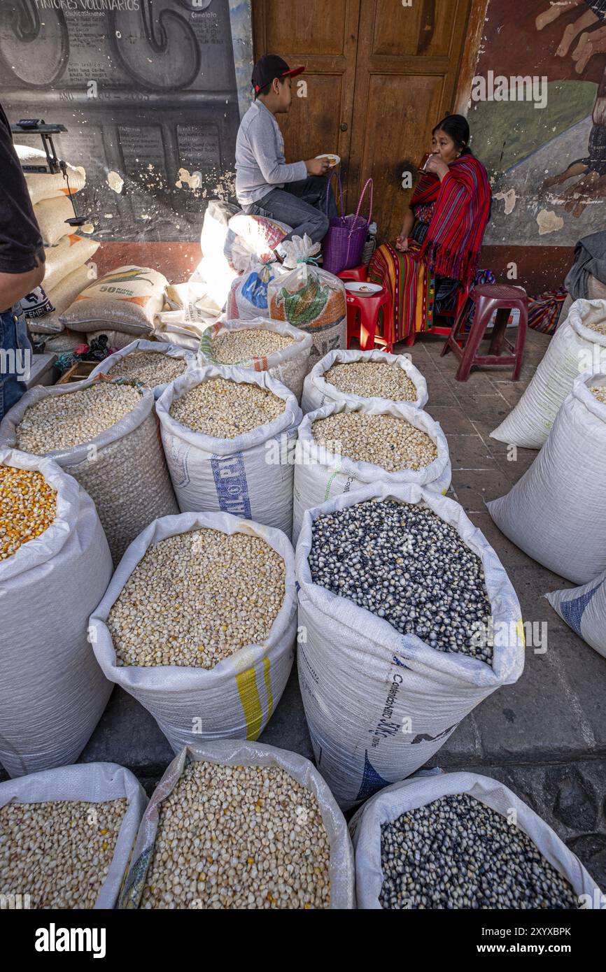 Frijoles, mercado, Chichicastenango, Quiche, Guatemala, America centrale, America centrale Foto Stock