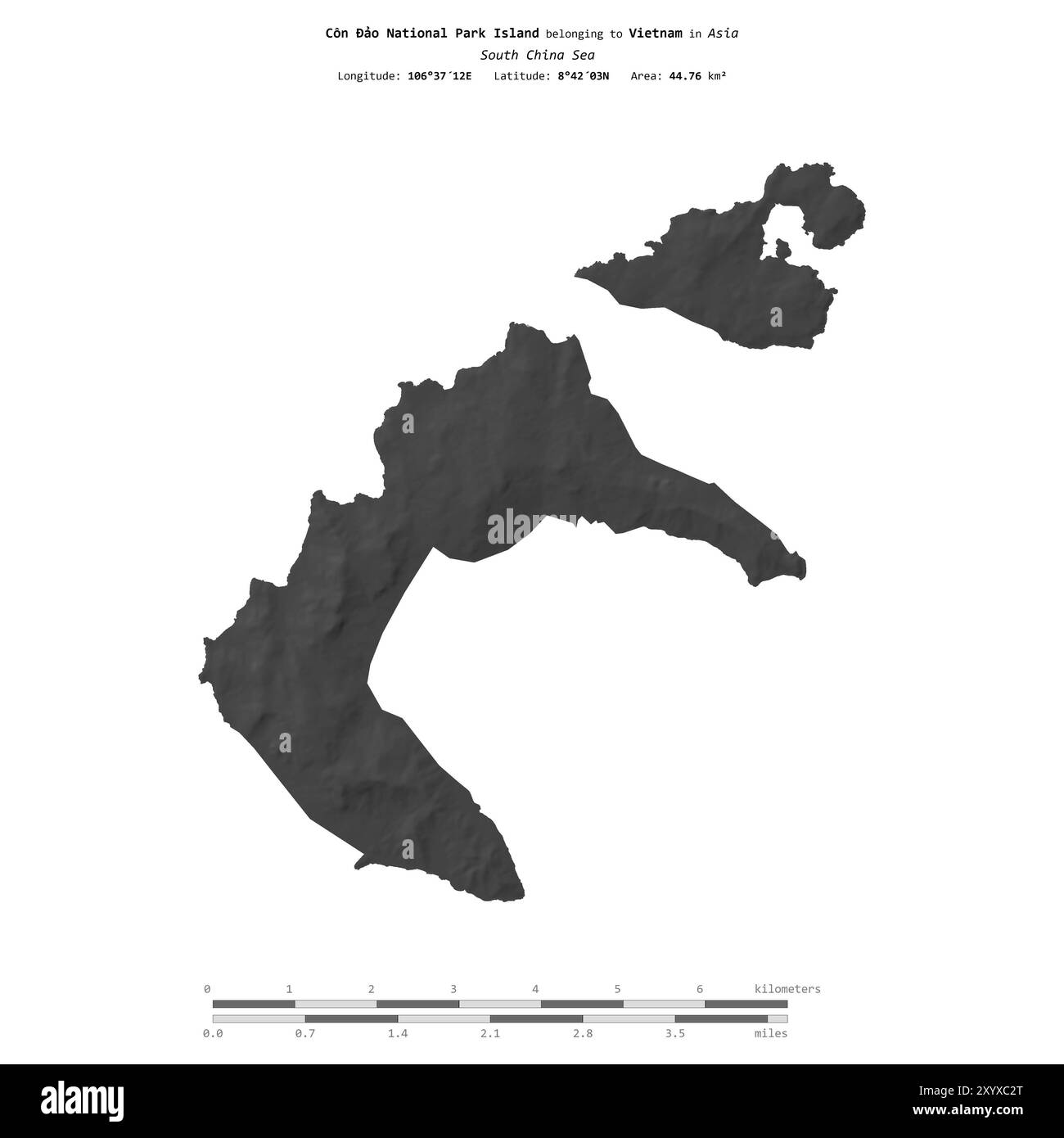 Con ao National Park Island nel Mar Cinese meridionale, appartenente al Vietnam, isolata su una mappa a due livelli, con scala di distanza Foto Stock