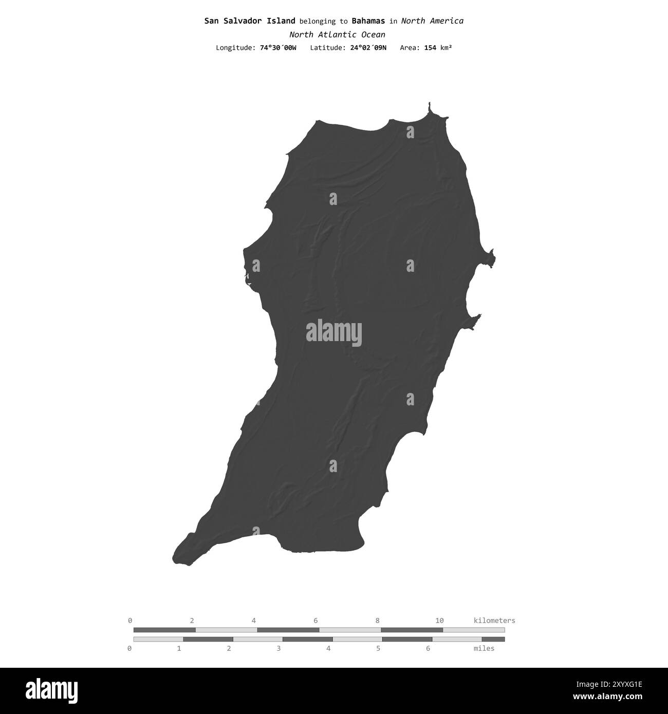 Isola di San Salvador nell'Oceano Atlantico settentrionale, appartenente alle Bahamas, isolata su una mappa di elevazione a due livelli, con scala di distanza Foto Stock