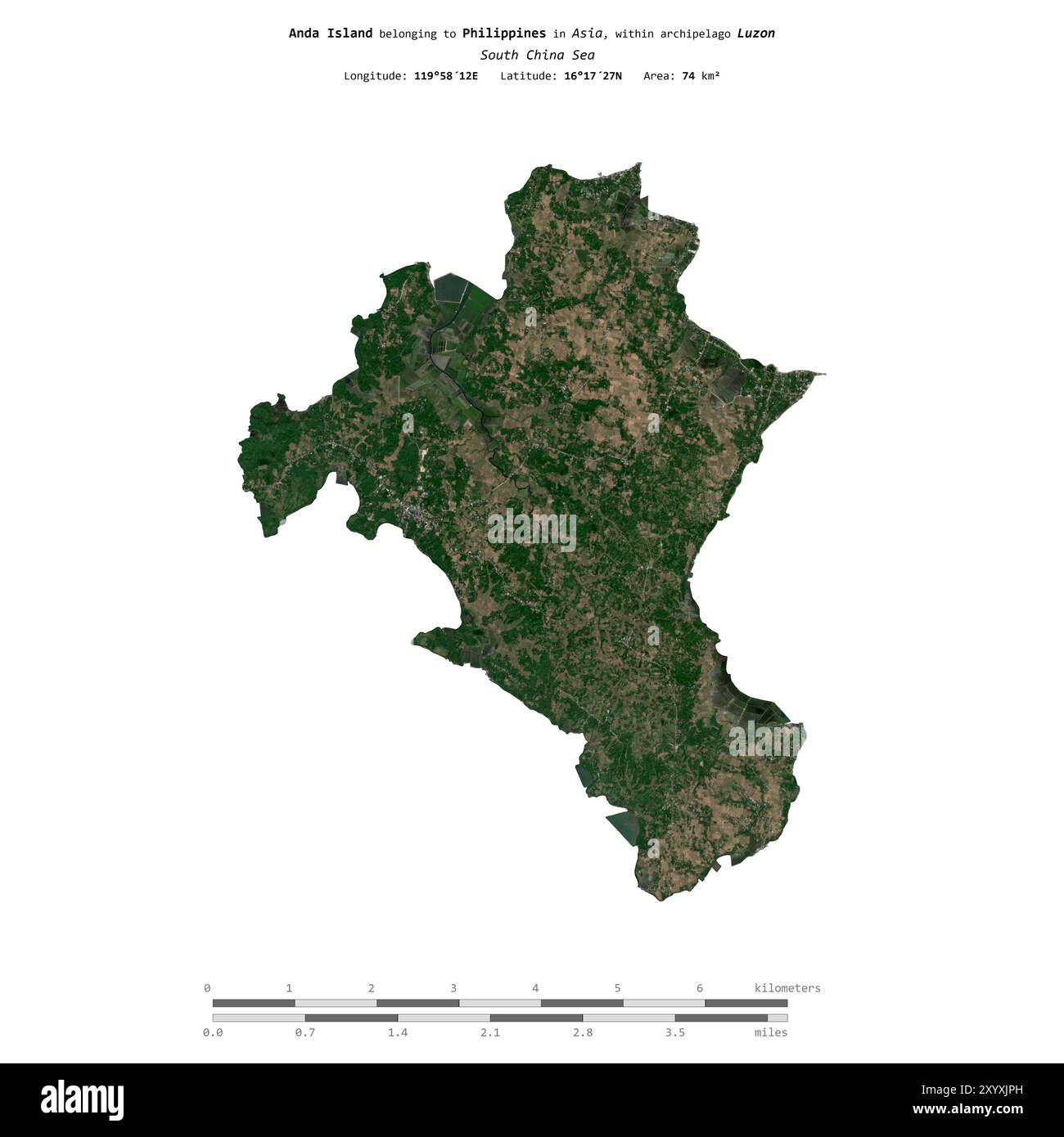 Isola di Anda nel Mar Cinese meridionale, appartenente alle Filippine, isolata su un'immagine satellitare scattata il 31 dicembre 2021, con scala di distanza Foto Stock