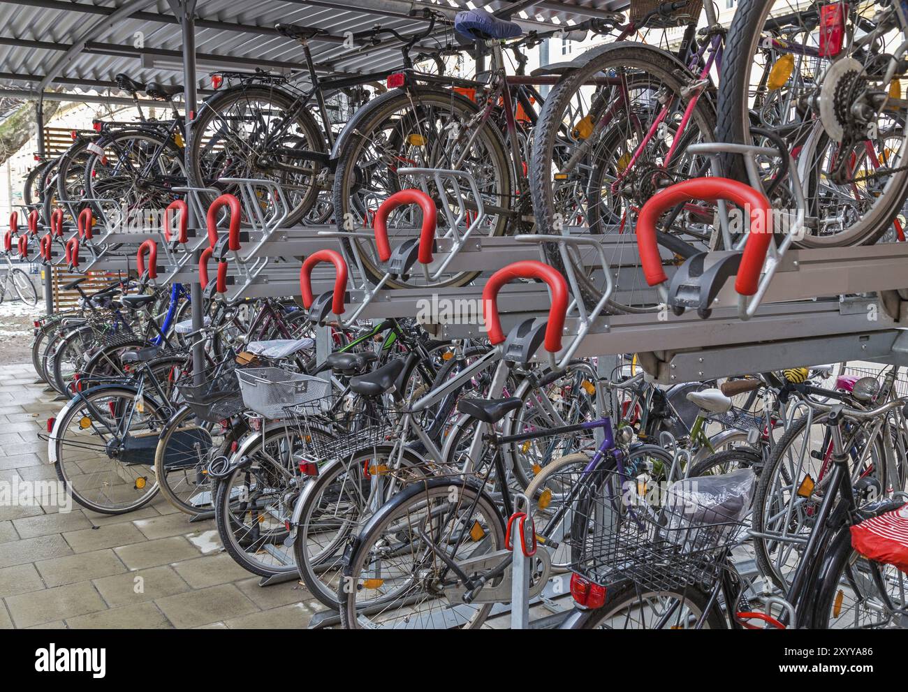 Garage per biciclette a Monaco di Baviera Foto Stock