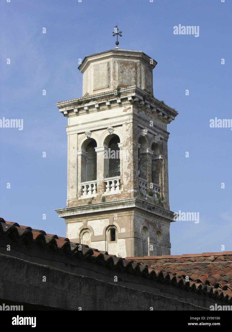 Il campanile della chiesa di San Trovaso a Dorsoduro, Venezia Foto Stock