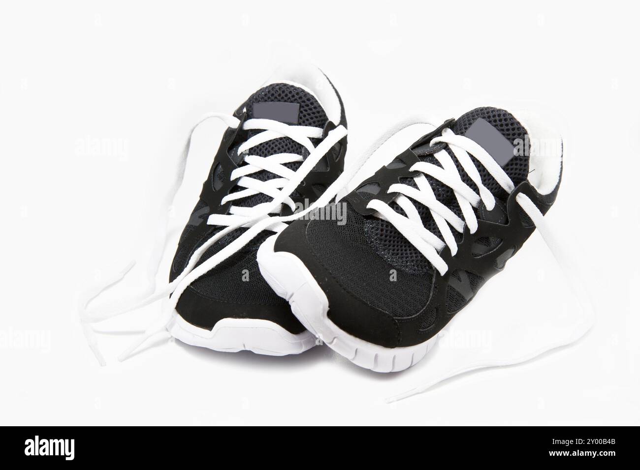 Scarpe sportive, scarpe da jogging su sfondo bianco Foto Stock