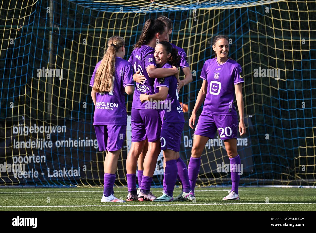 Westerlo, Belgio. 31 agosto 2024. Amelie Delabre (99) di Anderlecht festeggia con Stefania Vatafu (10) di Anderlecht dopo aver segnato il gol 0-4 durante una partita di calcio femminile tra KVC Westerlo Ladies e RSC Anderlecht Women nella prima partita della stagione 2024 - 2025 della belga lotto Womens Super League, sabato 31 agosto 2024 a Westerlo, BELGIO. Crediti: Sportpix/Alamy Live News Foto Stock