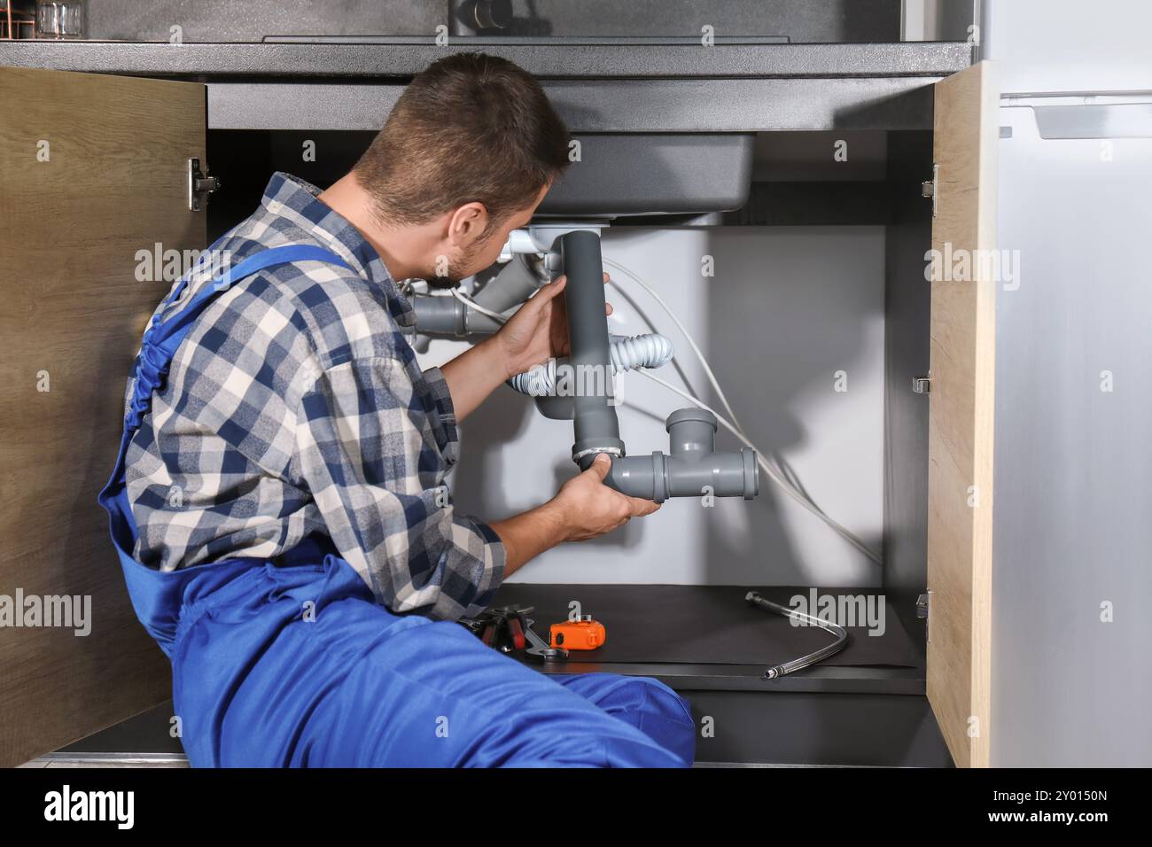 Sistema di tubazioni per idraulici professionale a casa Foto Stock
