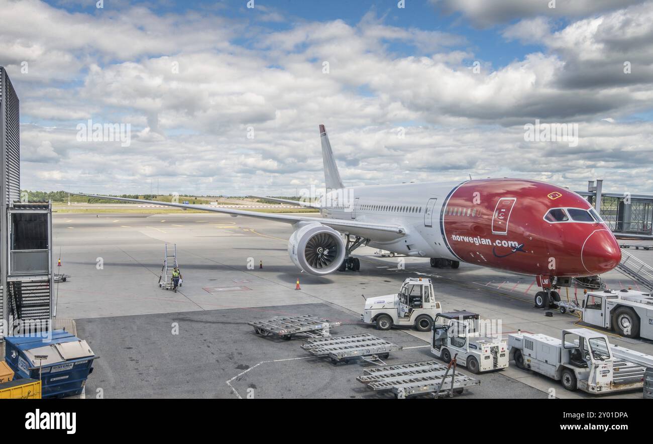 Gardermoen, Norvegia, 20 luglio 2016: Norwegian Air Shuttle ASA Boeing 787-8 Dreamliner LN-LNF parcheggiato sul piazzale di Gardermoen OSL, Europa Foto Stock