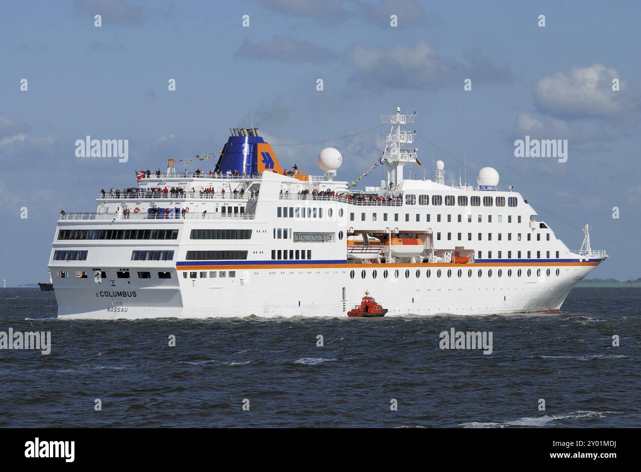 Nave da crociera C. Columbus il 19.05.2008 alla partenza a Cuxhaven numero IMO : 9138329 nome della nave : C. COLUMBUS indicativo di chiamata : C6OX6 stazza lorda : 1 Foto Stock