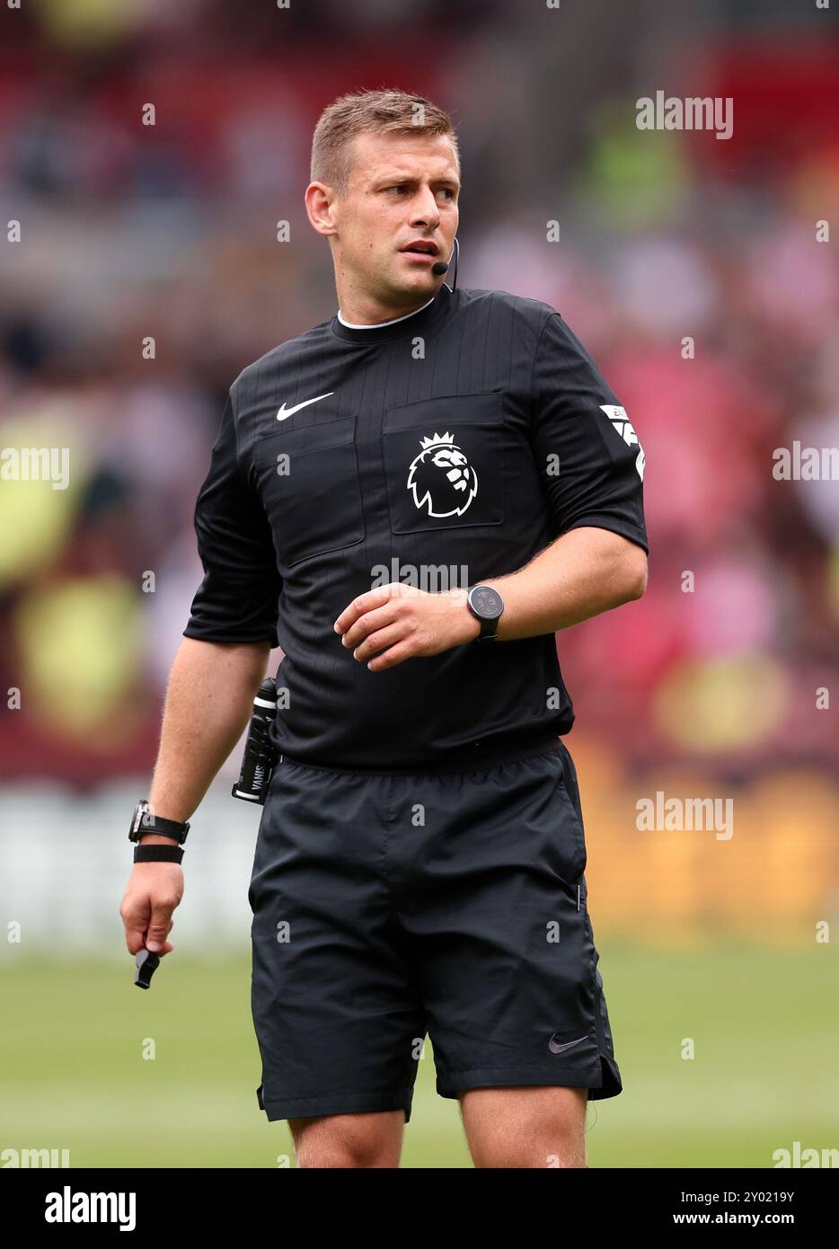 Londra, Regno Unito. 31 agosto 2024. L'arbitro Josh Smith durante la partita di Premier League al Gtech Community Stadium di Londra. Il credito per immagini dovrebbe essere: David Klein/Sportimage Credit: Sportimage Ltd/Alamy Live News Foto Stock