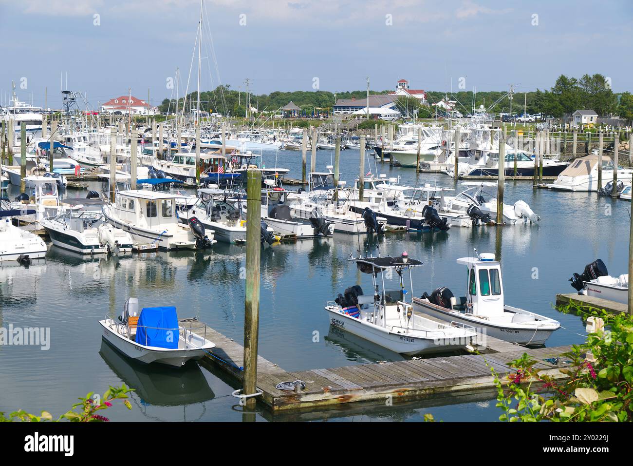 Porticciolo di sandwich, pieno di barche a Cape Cod, Stati Uniti Foto Stock