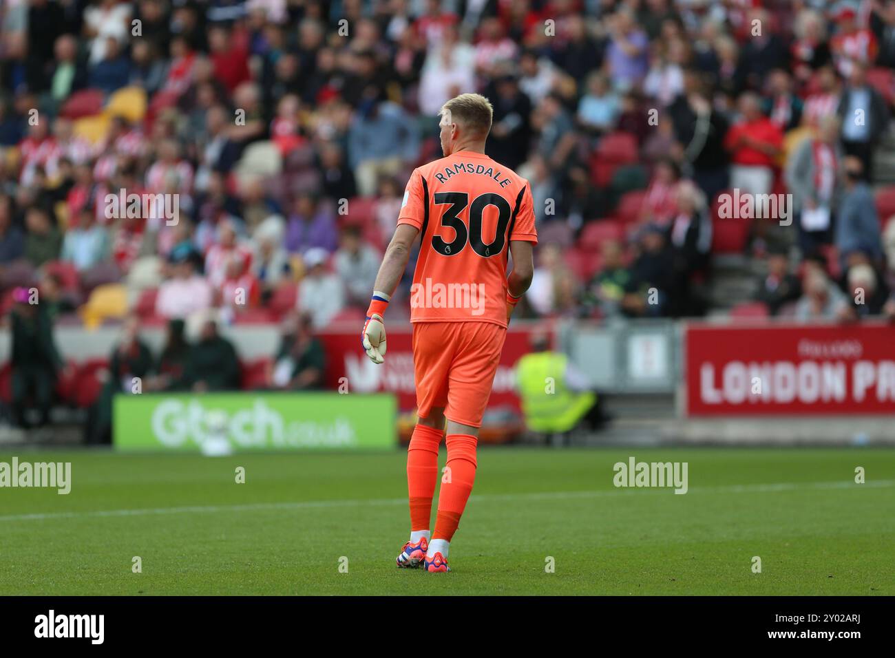 Londra, Regno Unito. 31 agosto 2024. Londra, 31 agosto 2024: Portiere Aaron Ramsdale di Southampton durante la partita di Premier League tra Brentford e Southampton al GTech Community Stadium il 31 agosto 2024 a Londra, Inghilterra. (Pedro Soares/SPP) credito: SPP Sport Press Photo. /Alamy Live News Foto Stock