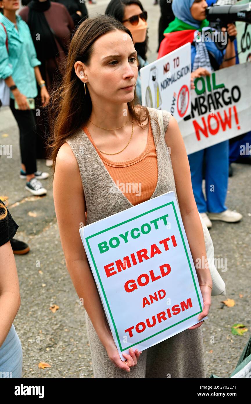 LONDRA, REGNO UNITO. 31 agosto 2024. Londra per il Sudan protesta contro U.A.e, Egitto, Arabia Saudita per armare i ribelli da entrambe le parti. Le armi sono state vendute agli Emirati Arabi Uniti, all'Egitto e all'Arabia Saudita dagli Stati Uniti e dal Regno Unito. I manifestanti chiedono anche la fine della guerra per procura e chiedono alla Russia di smettere di armare il Sudan. I manifestanti temono inoltre che le stesse armi vendute dagli Stati Uniti e dal Regno Unito forniscano anche armi a Israele per attaccare civili palestinesi disarmati a Gaza. Le proteste si sono svolte a Londra, nel Regno Unito. ( Credito: Vedi li/Picture Capital/Alamy Live News Foto Stock