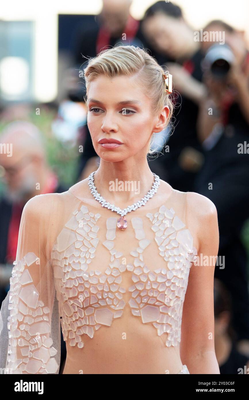 Venezia, Italia. 31 agosto 2024. VENEZIA, ITALIA. 31 agosto 2024: Stella Maxwell alla première di "Battlefield" (campo di Battaglia) alla 81esima Mostra Internazionale d'Arte cinematografica di Venezia. Foto: Kristina Afanasyeva/features flash credito: Paul Smith/Alamy Live News Foto Stock