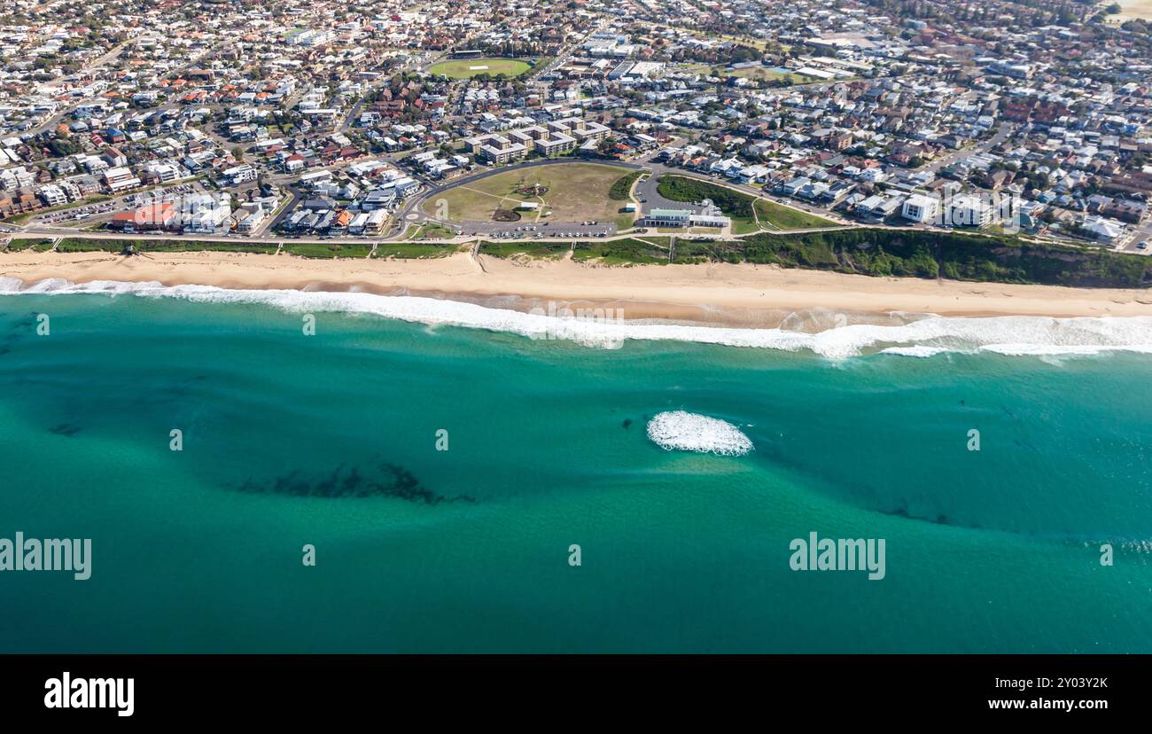 Veduta aerea di Merewether - Dixon Park a Newcastle NSW Australia. Newcastle ha molte belle spiagge del centro. Foto Stock