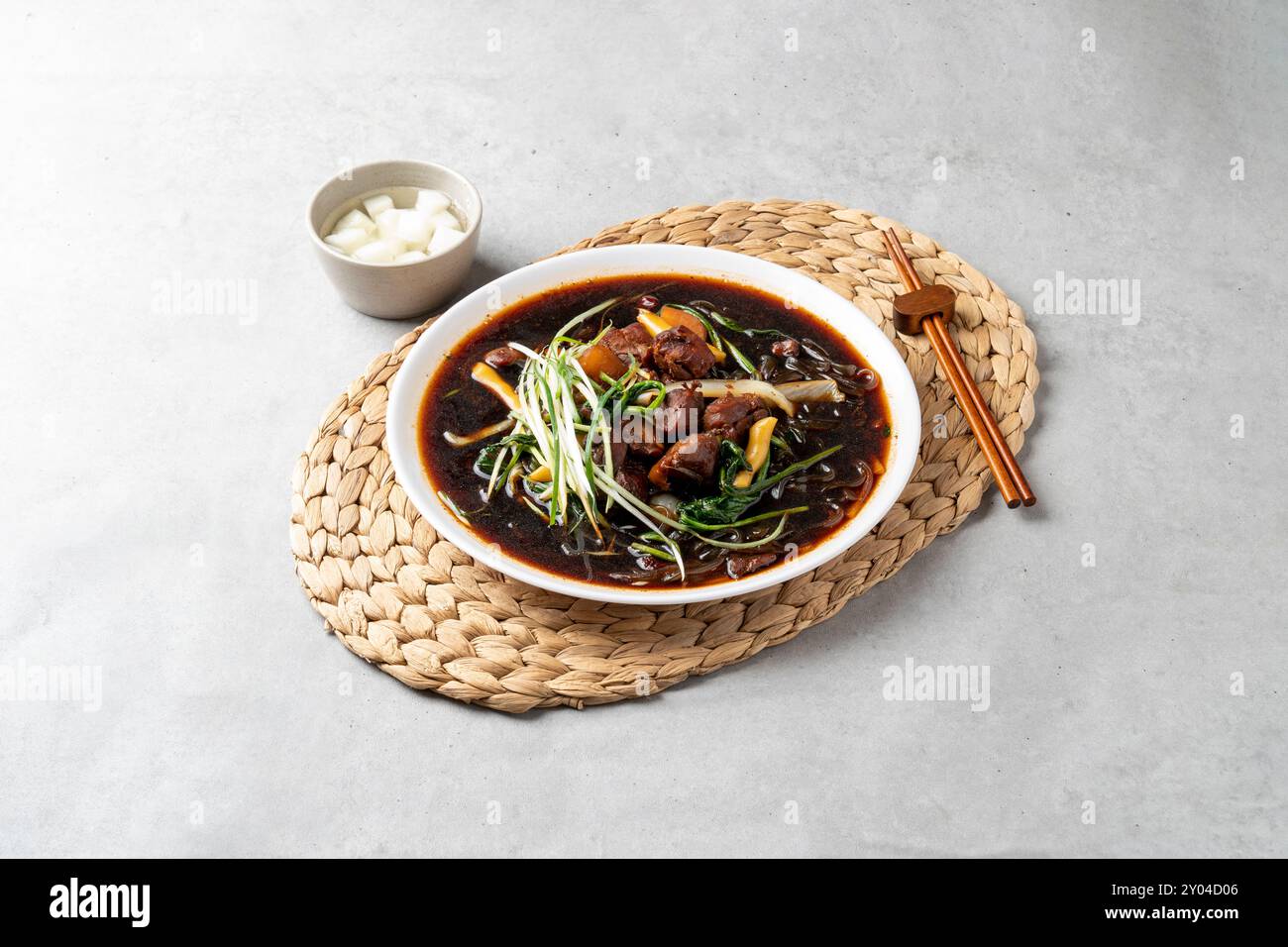 Cucina coreana, pollo al vapore, piatti a base di pollo, salsa di soia, formaggio, piccante, uova di pesce volanti, palline di riso, gnocchi, gnocchi di carne, Foto Stock