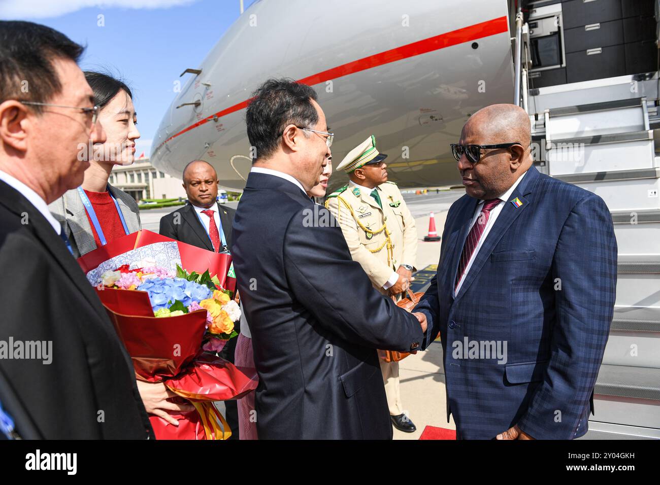 Pechino, Cina. 1 settembre 2024. Il Presidente delle Comore Azali Assoumani arriva per il Vertice 2024 del Forum sulla cooperazione Cina-Africa (FOCAC) a Pechino, capitale della Cina, 1 settembre 2024. Crediti: Chen Zhonghao/Xinhua/Alamy Live News Foto Stock