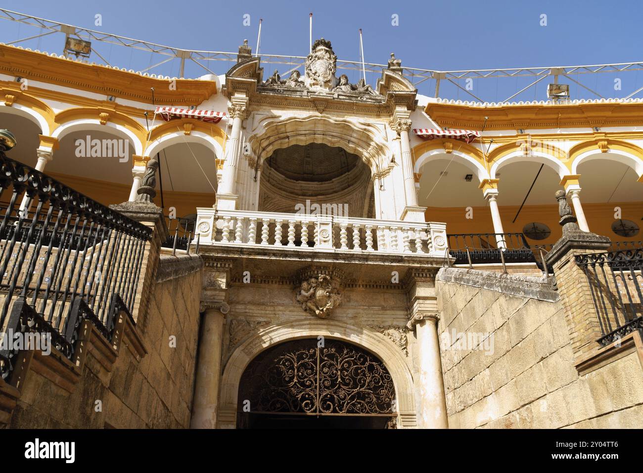 Il balcone reale di Plaza de Toros de la Real Maestranza de Caballeria de Sevilla o semplicemente Plaza de Toros di Siviglia è la più antica arena di tori in Spagna. IT Foto Stock