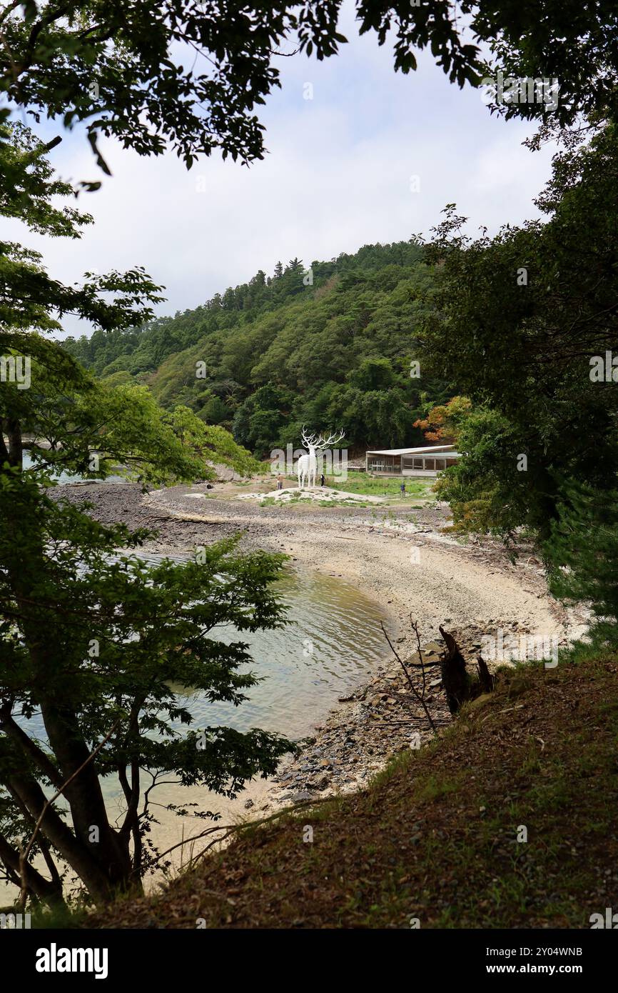 1° settembre 2024. Ishinomaki, Prefettura di Miyagi, Giappone. I dintorni di White Deer (Oshika), un'opera di Kohei Nawa. Foto Stock