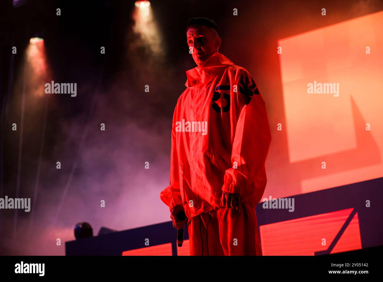 Il cantante Die Antwoord, Watkin Tudor Jones, conosciuto professionalmente come Ninja, si esibisce sul palco del festival musicale Vilar de Mouros il 23 agosto 2024 in Portogallo. Foto Stock