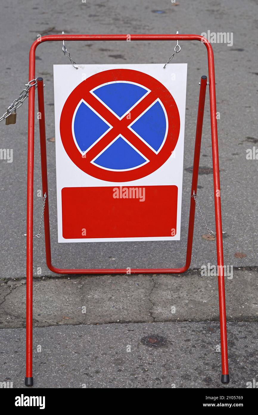 Nessun segnale di parcheggio in un telaio Foto Stock