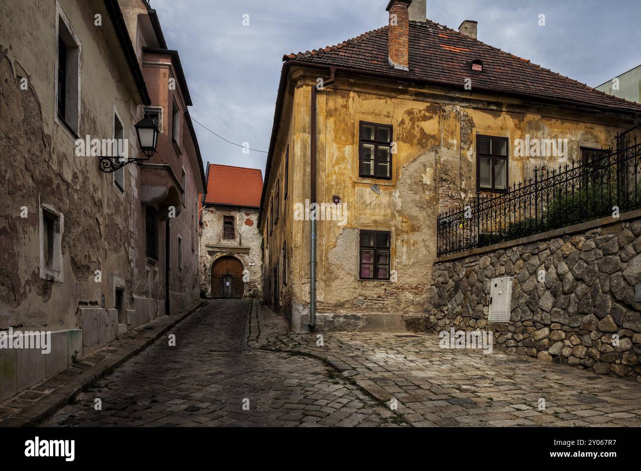 Città di Bratislava in Slovacchia, città vecchia, case antiche, pittoresco paesaggio urbano Foto Stock