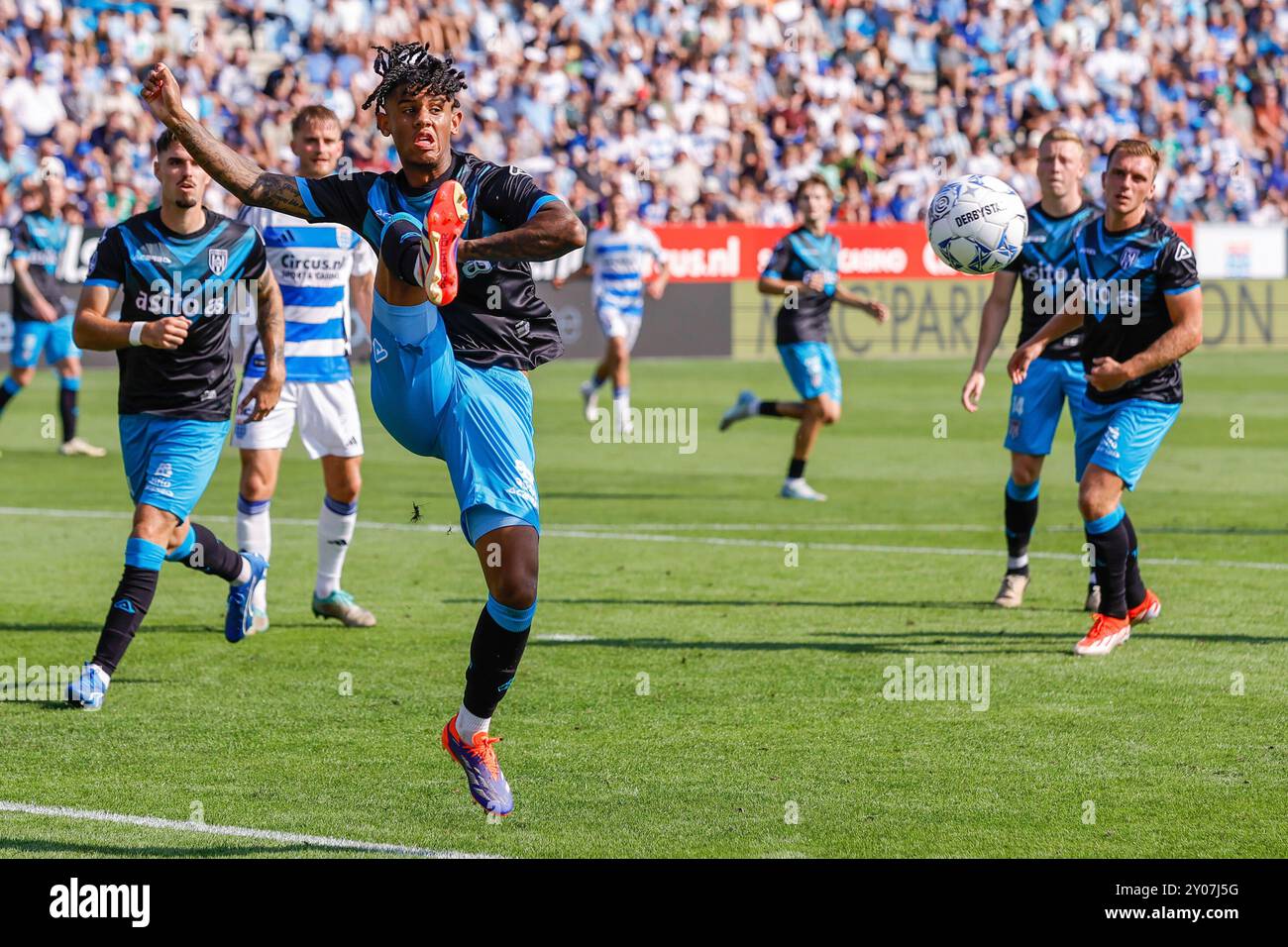 Zwolle, Paesi Bassi. 1 settembre 2024. ZWOLLE, PAESI BASSI - 1 SETTEMBRE: Ruben Roosken dell'Heracles Almelo con il pallone durante un incontro Eredivisie olandese tra PEC Zwolle e Heracles Almelo al MAC? PARK stadion il 1° settembre 2024 a Zwolle, Paesi Bassi. (Foto di Raymond Smit/Orange Pictures) credito: dpa/Alamy Live News Foto Stock