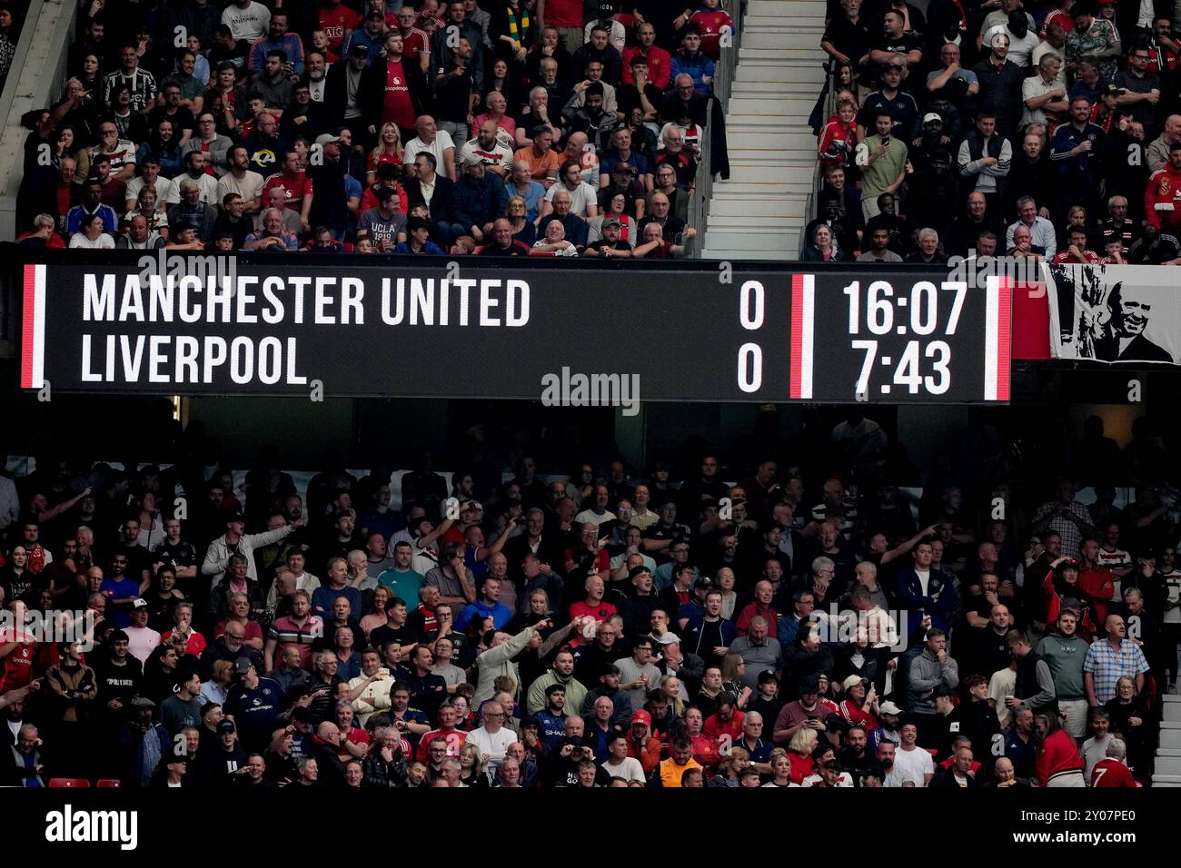 Il tabellone segnapunti che mostra il tabellone a 0-0 dopo un gol del Liverpool di Trent Alexander-Arnold è stato respinto durante la partita di Premier League all'Old Trafford, Manchester. Data foto: Domenica 1 settembre 2024. Foto Stock