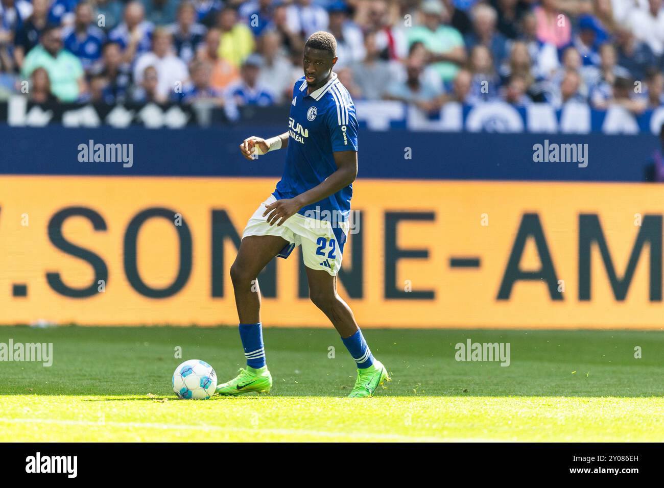 Germania. 1 settembre 2024. Fussball 2. Bundesliga 4. Spieltag FC Schalke 04 - 1. FC Koeln AM 01.09.2024 nella der Veltins Arena di Gelsenkirchen Ibrahim Cisse ( Schalke ) i regolamenti DFL vietano qualsiasi uso di fotografie come sequenze di immagini e/o quasi-video. Foto: Revierfoto credito: ddp media GmbH/Alamy Live News Foto Stock