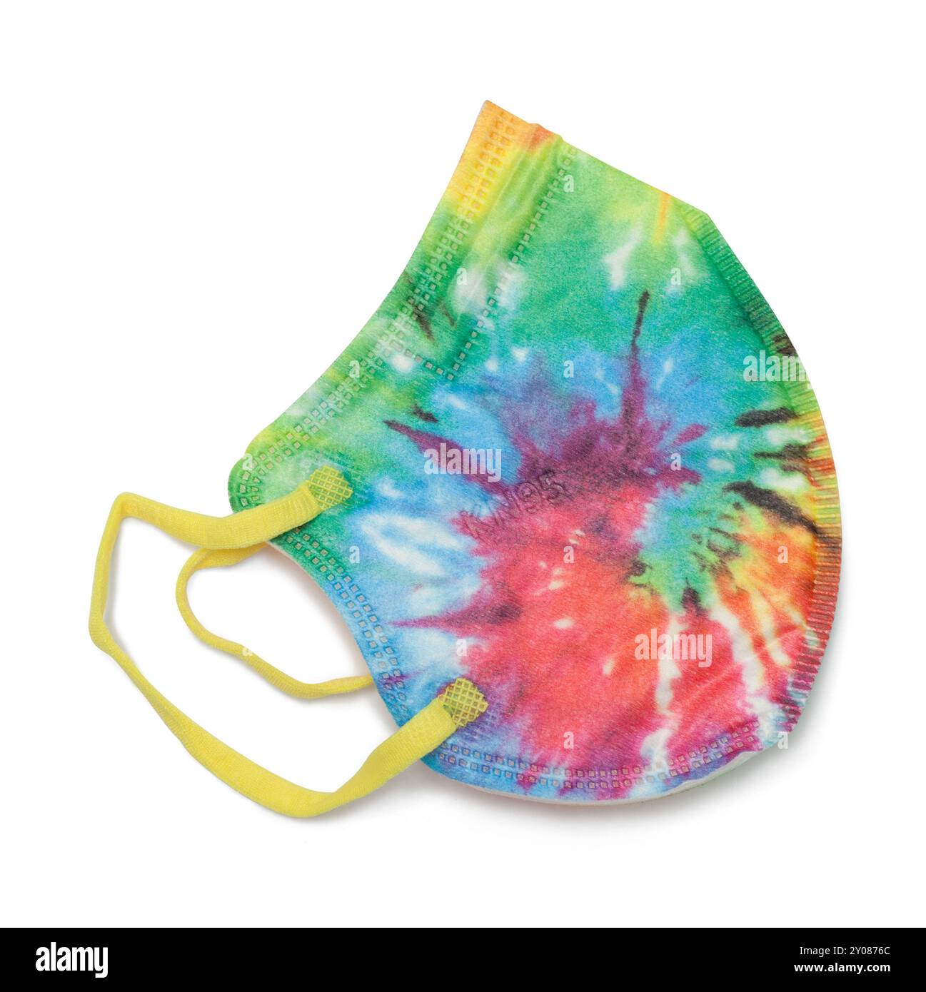 Tie Dye Medical Mask Cut Out su bianco. Foto Stock