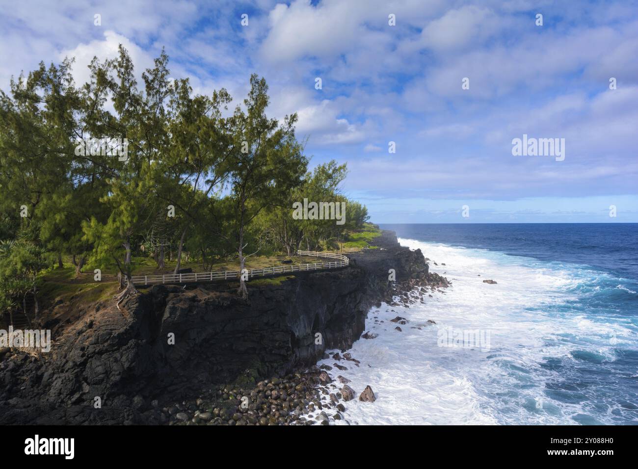 Costa di Cap Mechant luogo a Reunion Island durante una giornata di sole Foto Stock