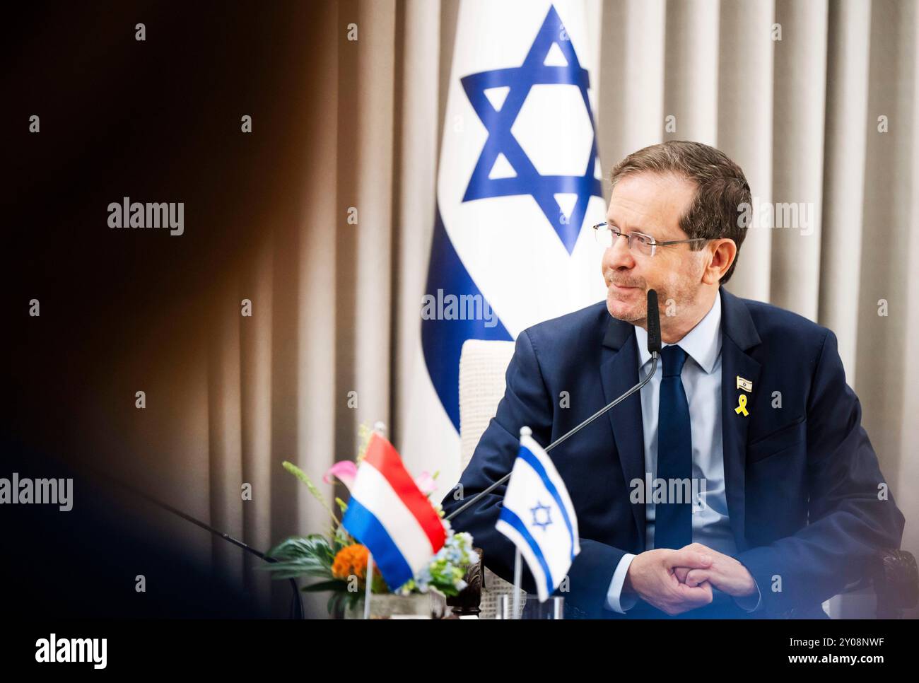 GERUSALEMME - il ministro degli Esteri Caspar Veldkamp durante l'incontro con il presidente israeliano Yitzhak Herzog il primo giorno di una visita di due giorni in Israele e nei territori palestinesi. ANP FREEK VAN DEN BERGH netherlands Out - belgio Out Foto Stock