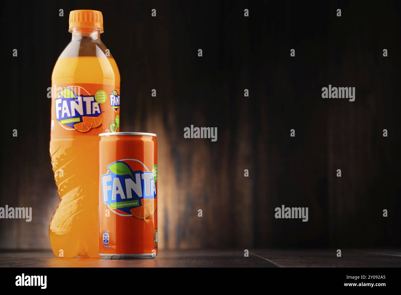 Fanta è un marchio globale di bibite gassate aromatizzate alla frutta creato dalla Coca-Cola Company in Germania nel 1940 Foto Stock