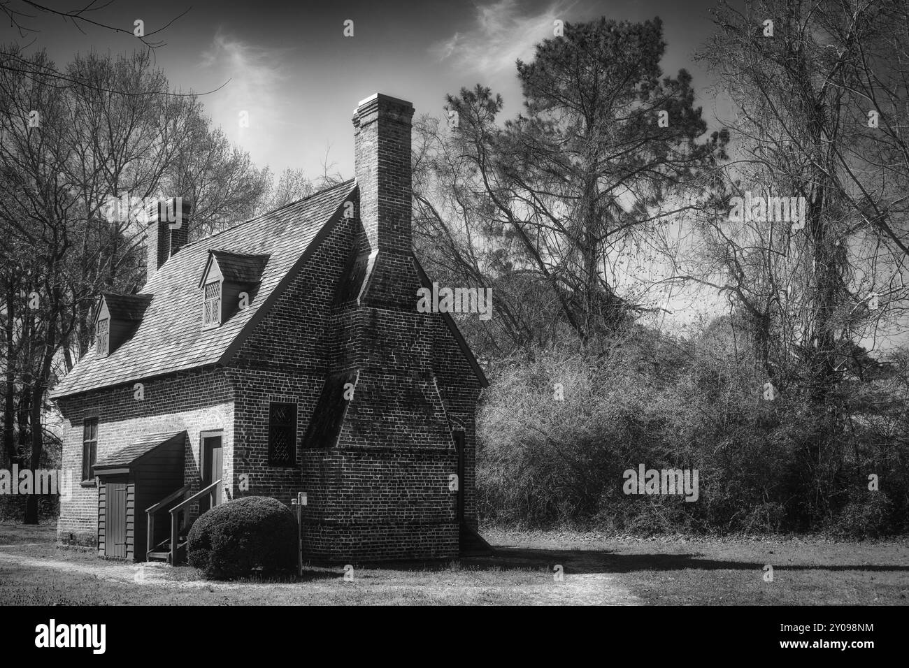 La Lynnhaven House coloniale, costruita nel 1725 e iscritta nel National Register of Historic Places, si trova a Virginia Beach, Virginia. Foto Stock