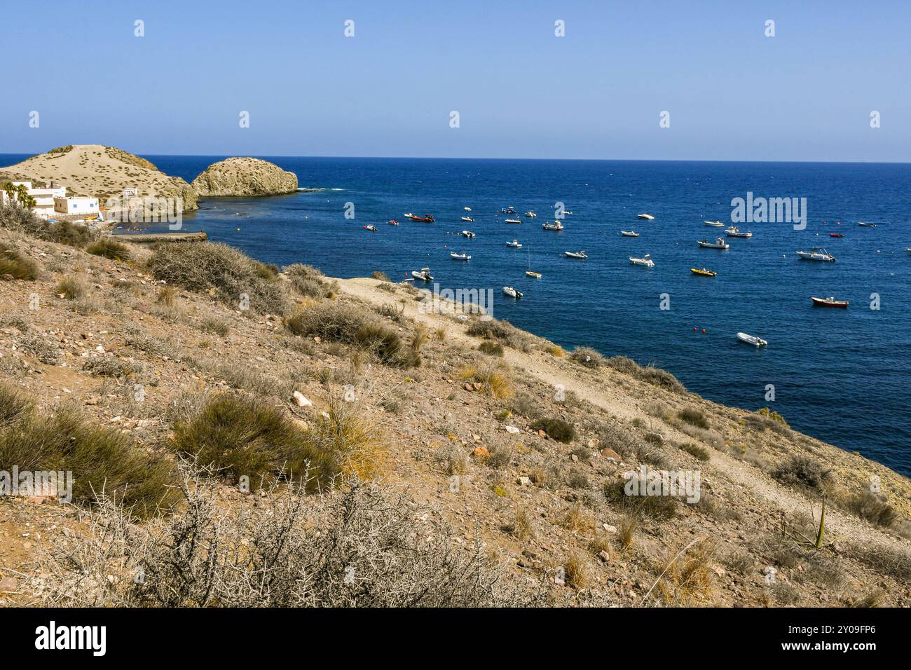 Costa di Cabo de Gata nella zona di Isleta del Moro, una città di pescatori situata vicino a Los Escullos Foto Stock