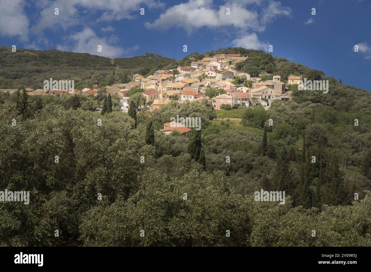 Greco villaggio di montagna su Corfu Foto Stock