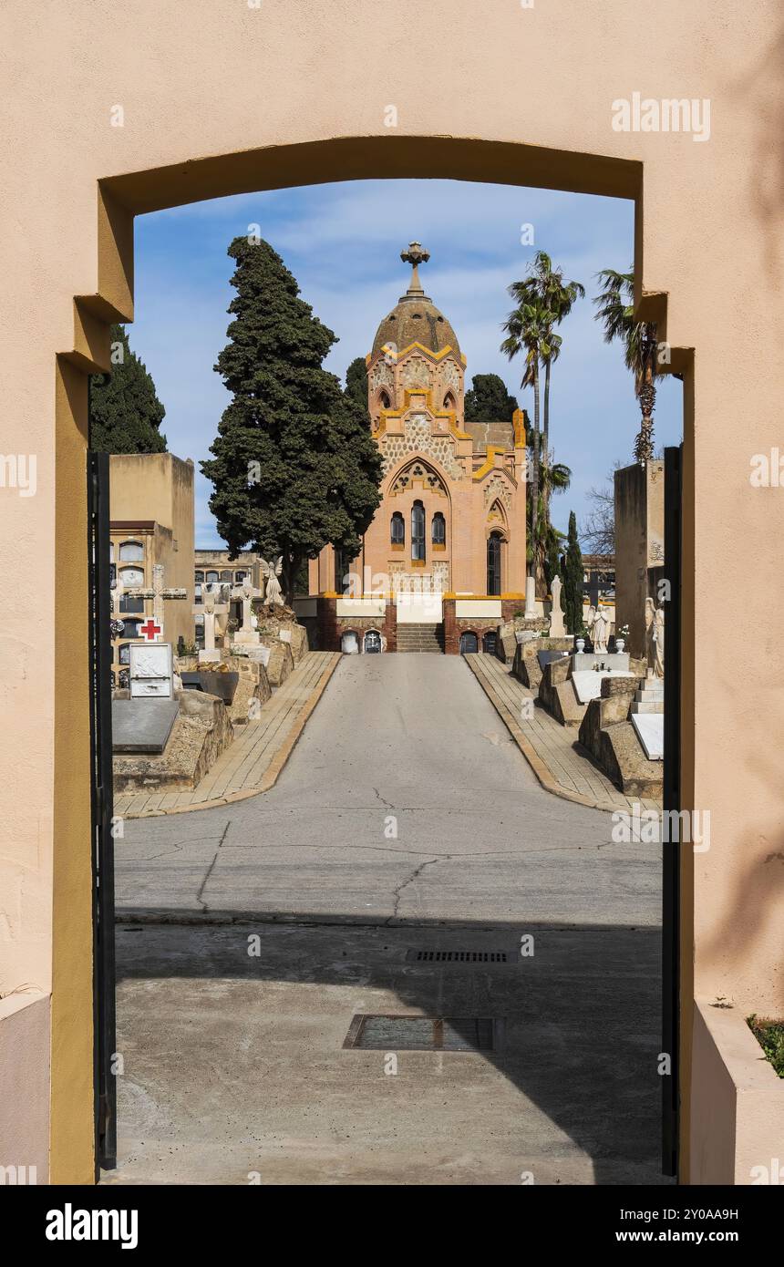 Vista della cappella del cimitero Les Corts a Barcellona, Spagna, Europa Foto Stock