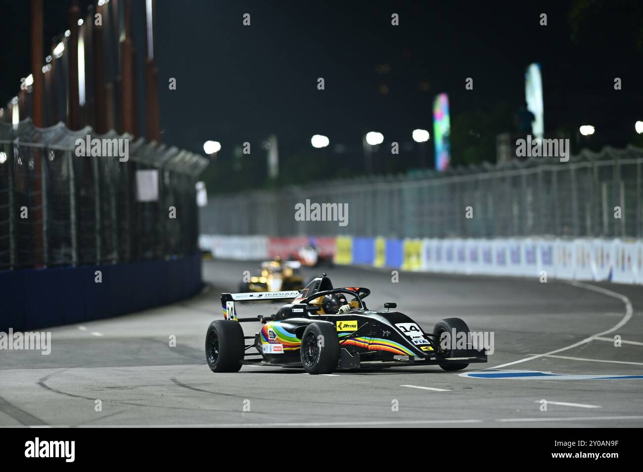 Chennai, INDIA. 1 settembre 2024. Le auto da corsa F4 sono in azione in velocità sui tracciati in gara 2 del secondo round del campionato indiano F4, che è anche la prima Indian Street Night Race di sempre a Chennai, INDIA. Crediti: Ranjith Kumar/Alamy Live News. Foto Stock