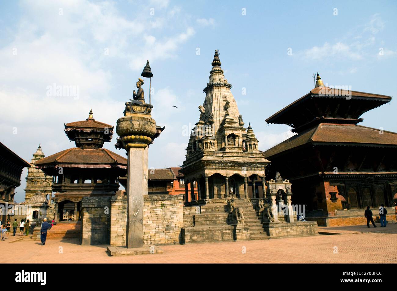 Lohan dega (centro) e il Tempio Pasupatinath (destra) a Bhaktapur, Nepal. Foto Stock