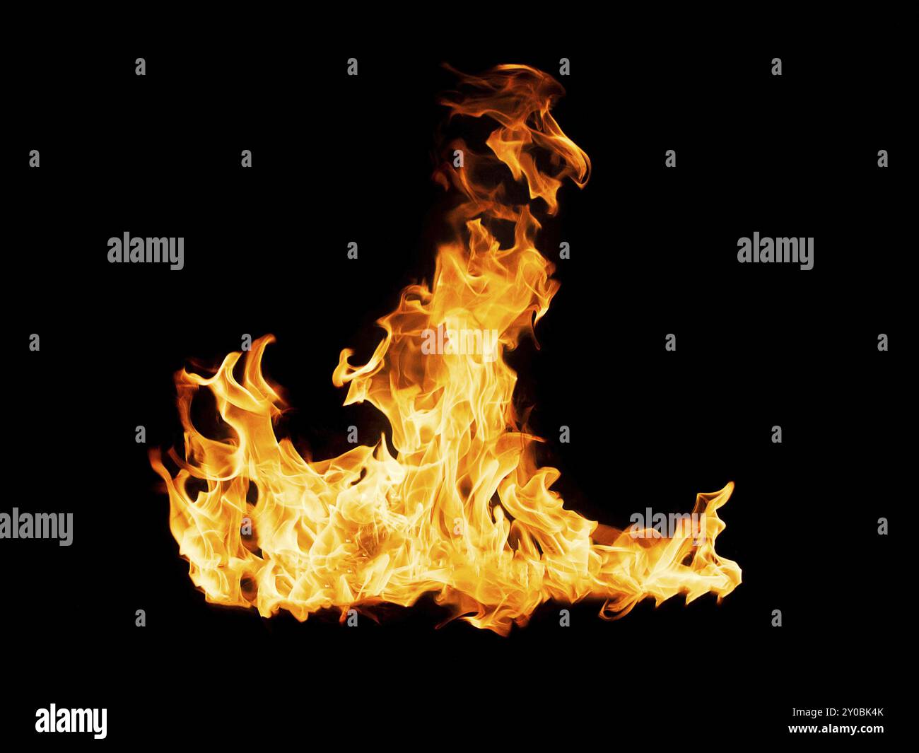 Fiamme, isolate su sfondo nero. Foto vera Foto Stock