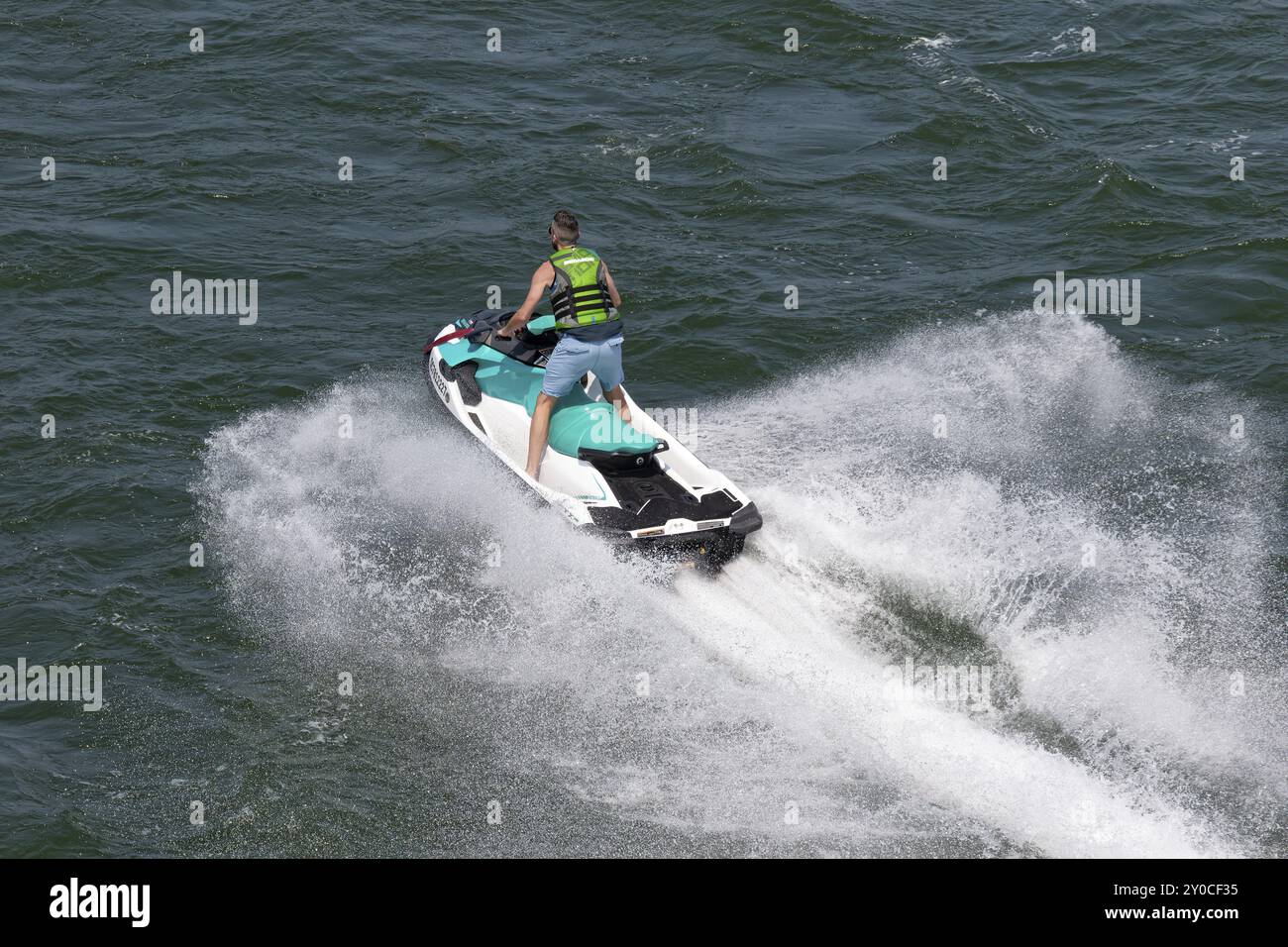 Moto d'acqua anfibio, moto d'acqua sul fiume San Lorenzo, Montreal, provincia del Quebec, Canada, Nord America Foto Stock